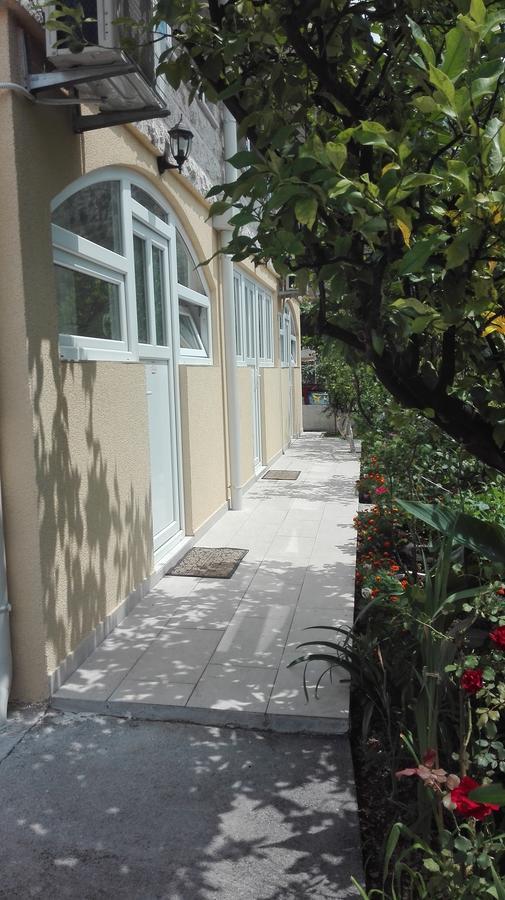 Kotor Kelly Apartments Esterno foto