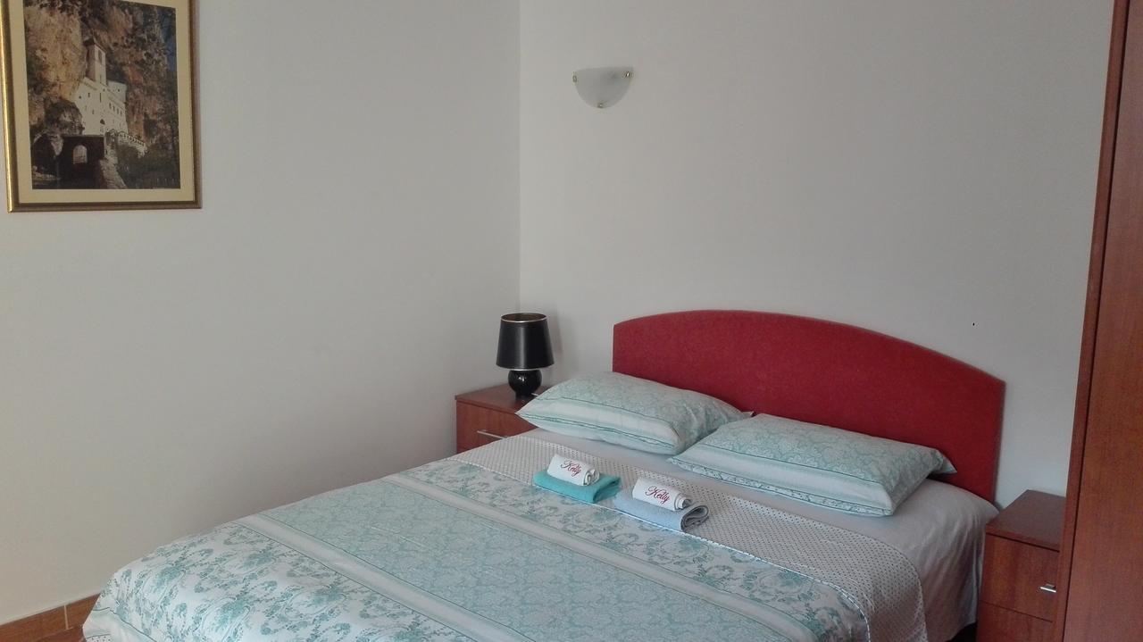 Kotor Kelly Apartments Esterno foto